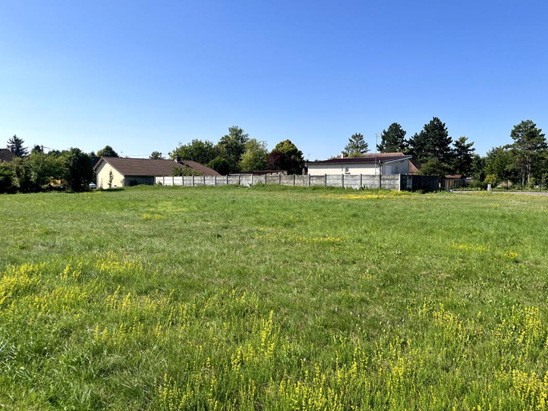 LES GRANDES-CHAPELLES Terrain Les Grandes Chapelles 1911 m2 3