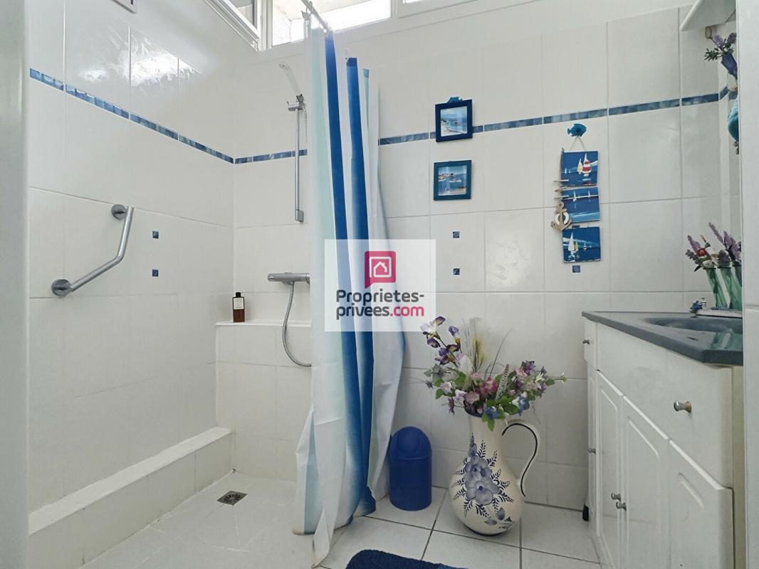 LA TESTE-DE-BUCH Dept 33 - La Teste De Buch- Maison 5 pièce(s) 79 m2 avec terrasse, son jardin de 745m² et un garage indépendant, une véranda de 10m2 et une buanderie de 15m2 soit une surface utile de 104m2 11