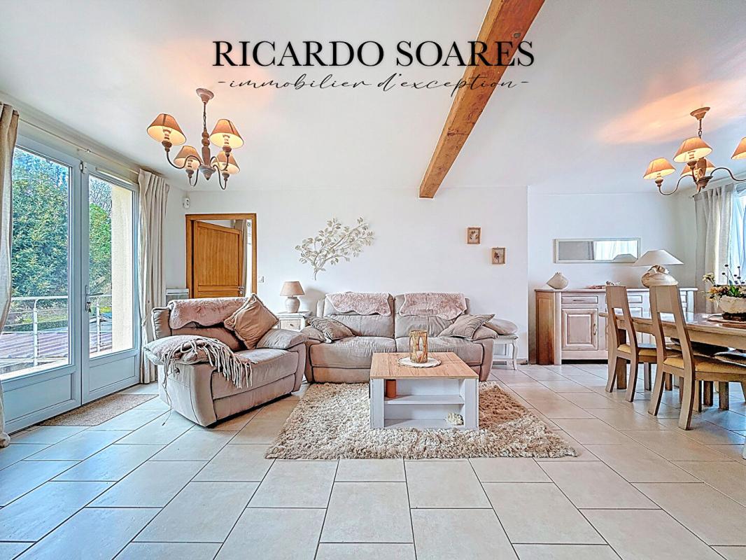 MONCHY-SAINT-ELOI 60290 MONCHY-SAINT-ELOI - MAISON FAMILIALE 164m2 au sol / 4 ou 5 CHAMBRES / 2 GARAGES / JARDIN 2