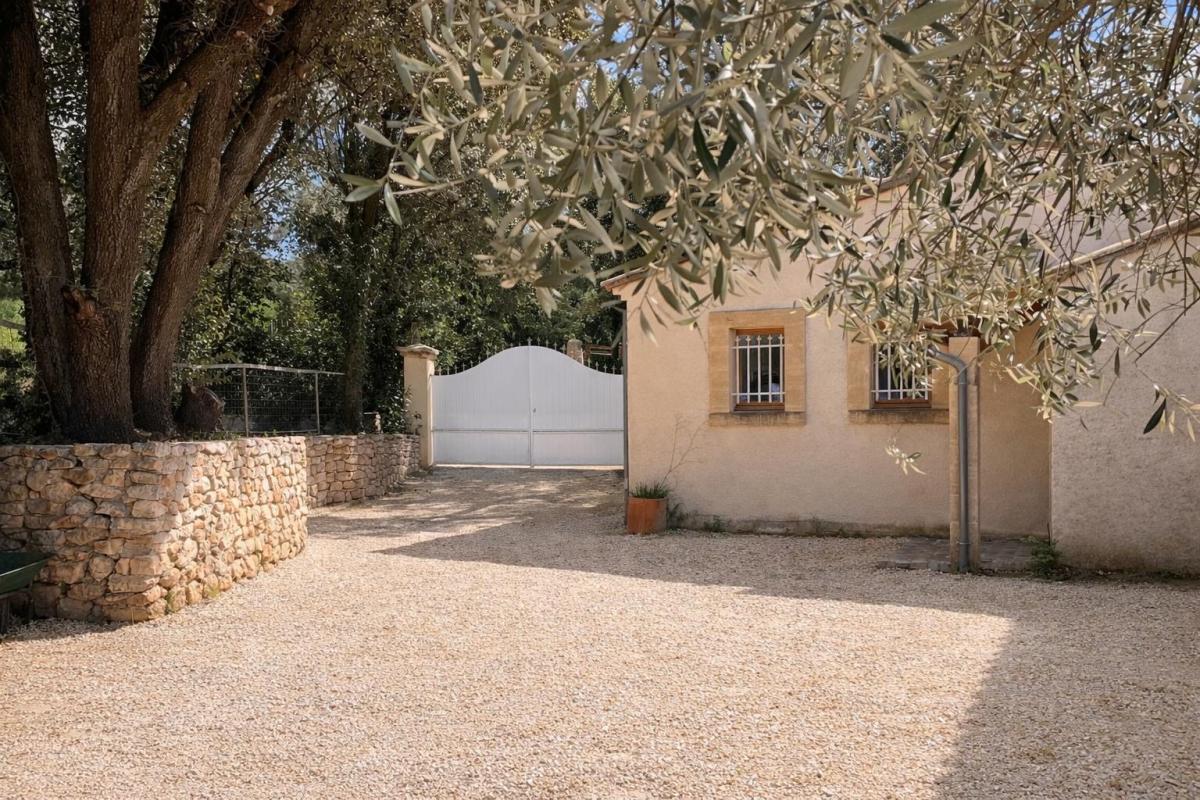 UZES Élégante villa aux portes d'Uzès , Environnement naturel d'exception 12