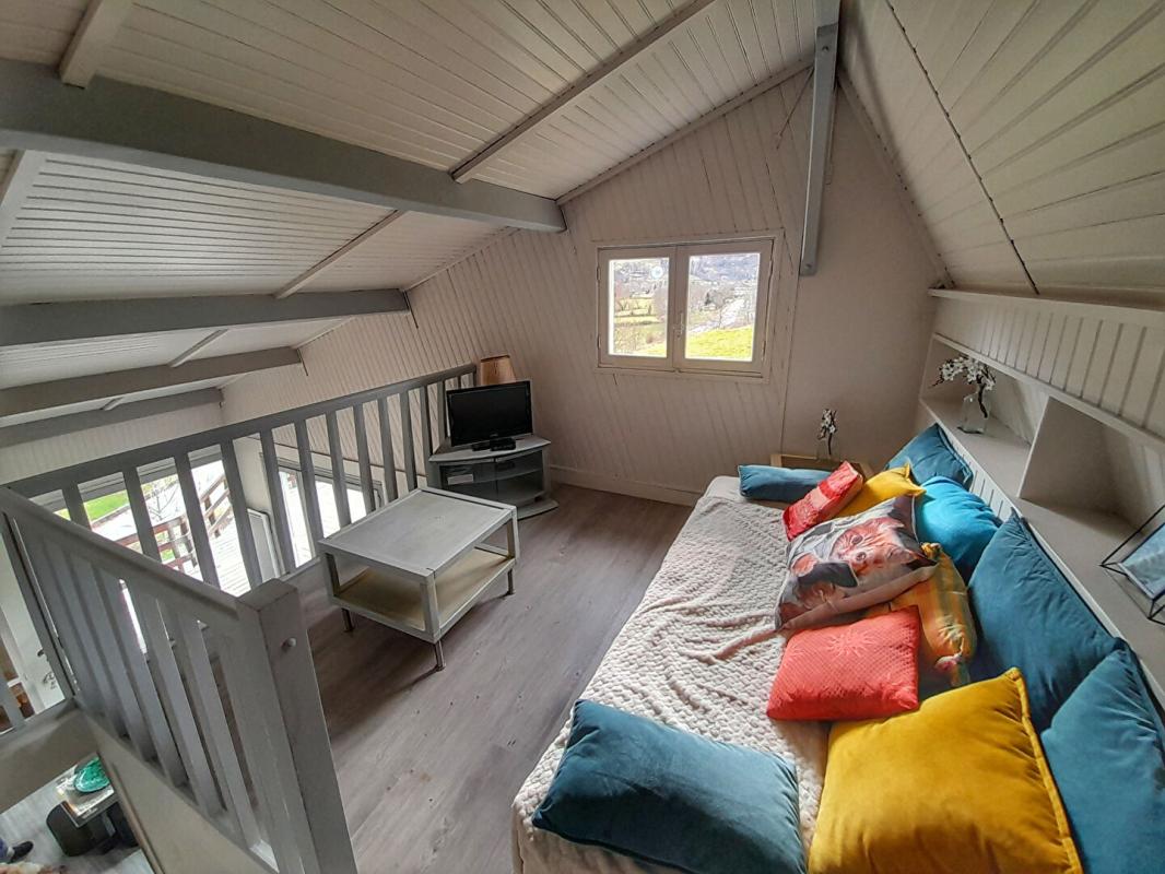 LARUNS Chalet en bois avec vue sur les Pyrénées 15