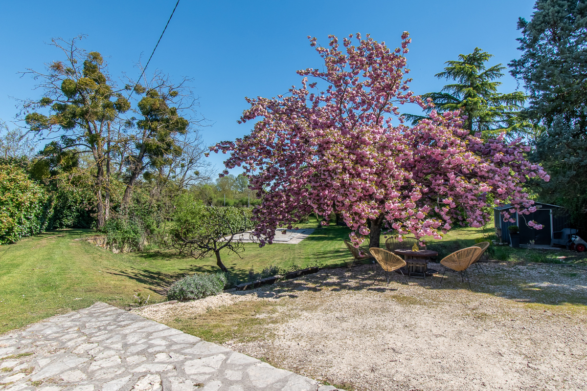 VIERZON Maison Vierzon 6 pièce(s) 120 m2 16