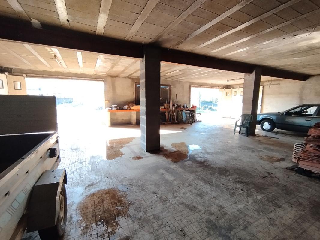 CHAMPTOCEAUX Bâtiment à rénover, 150m² de plain pied, Champtoceaux, Orée d'Anjou (49270) 3