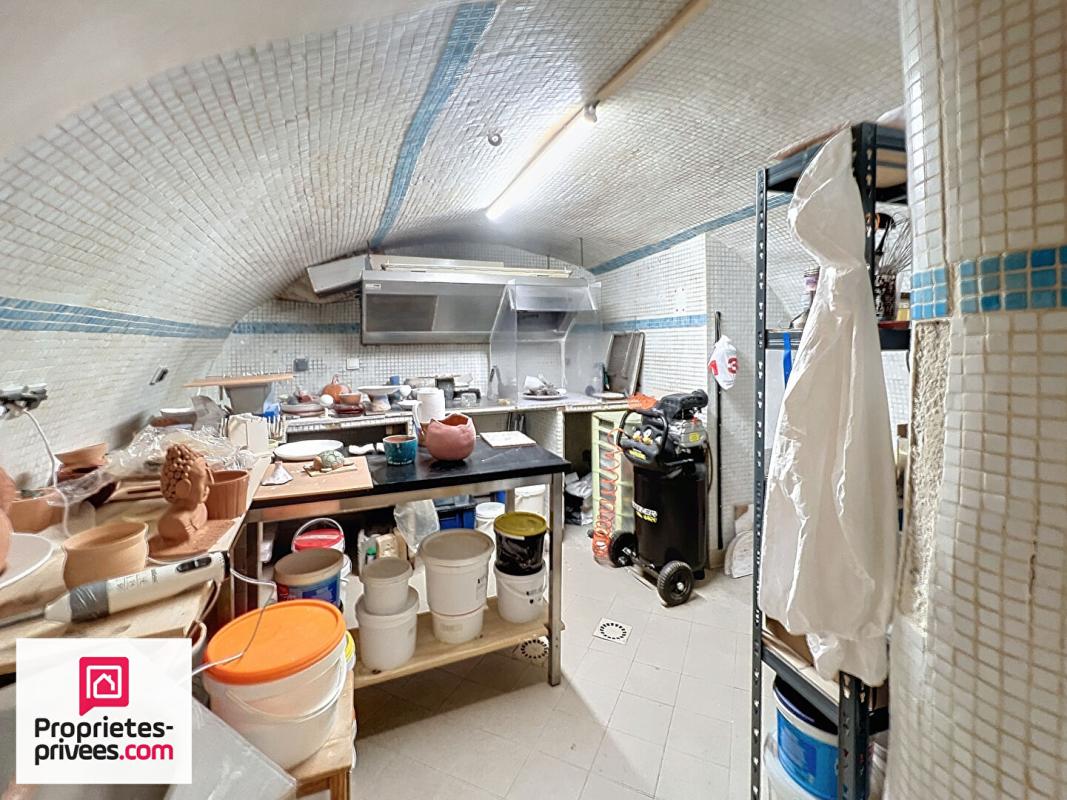 RIANS RIANS IMMEUBLE AVEC 4 LOGEMENTS +  LOCAL LOUES 11