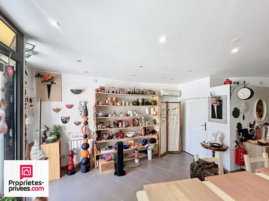 RIANS RIANS IMMEUBLE AVEC 4 LOGEMENTS +  LOCAL LOUES 13