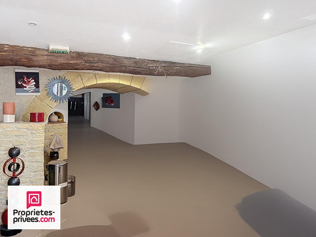 RIANS RIANS IMMEUBLE AVEC 4 LOGEMENTS +  LOCAL LOUES 9