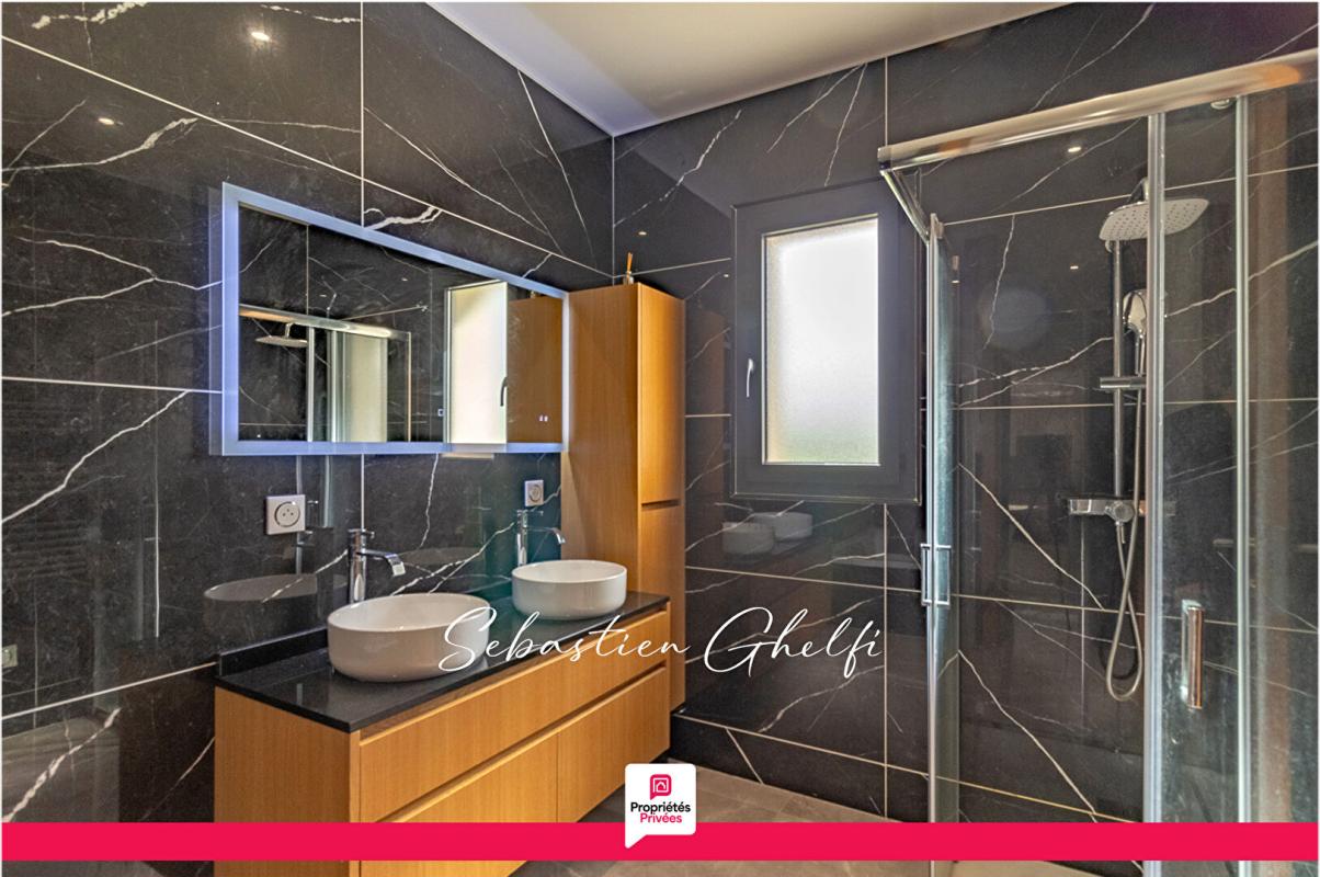 ROMORANTIN-LANTHENAY belle villa de plain-pied avec piscine- 4 chambres dont 1 suite-double garage 14