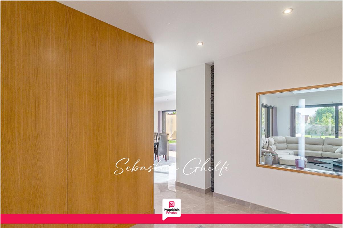 ROMORANTIN-LANTHENAY belle villa de plain-pied avec piscine- 4 chambres dont 1 suite-double garage 3