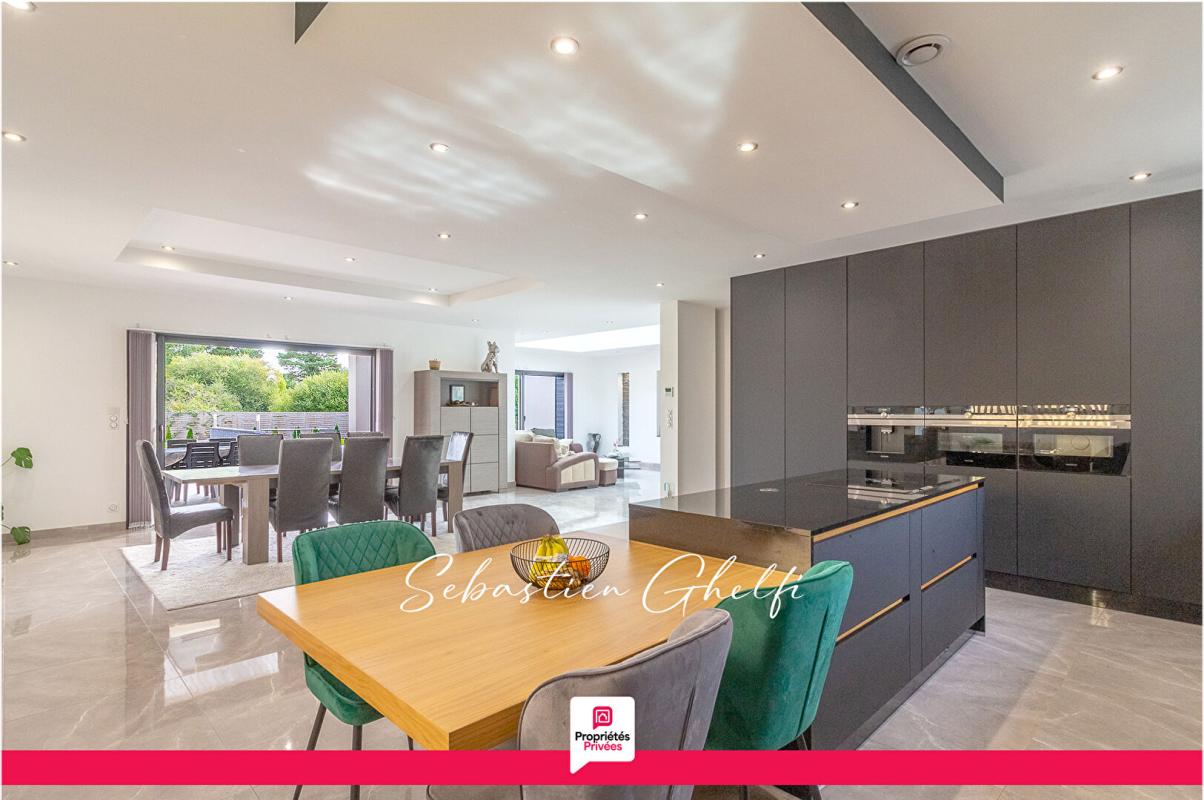 ROMORANTIN-LANTHENAY belle villa de plain-pied avec piscine- 4 chambres dont 1 suite-double garage 7