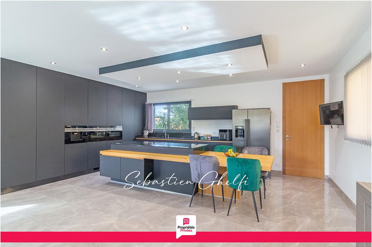 ROMORANTIN-LANTHENAY belle villa de plain-pied avec piscine- 4 chambres dont 1 suite-double garage 9