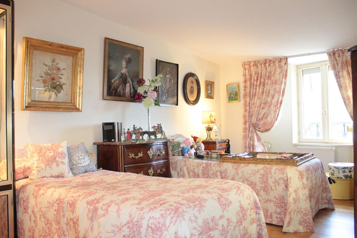 LAMBALLE Exclusivité!! Vente interactive, APPEL d'OFFRES. Côtes d'Armor 22400 LAMBALLE. 4 chambres, Hypercentre, duplex bien d'exception 14