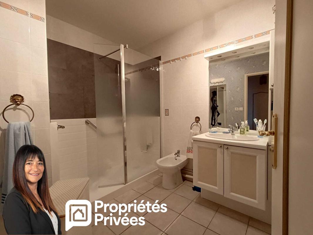 RIORGES Riorges T3 de 80.6 m2 + terrasse, garage et ascenseur 6