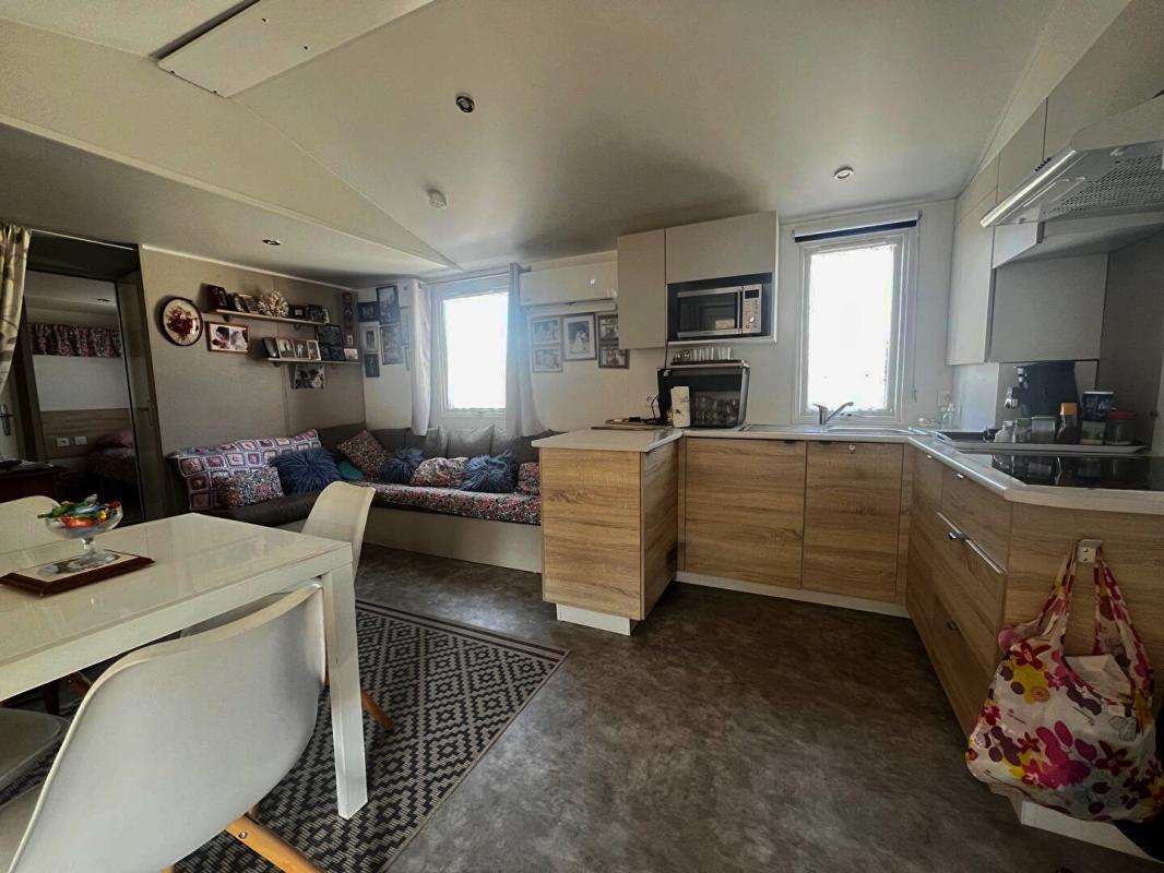 ROCBARON Terrain de Loisir avec Mobile-Home 5