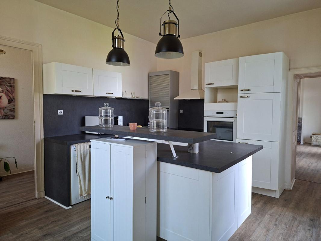 SAINT-ESTEPHE jolie maison pierre vue sur l estuaire de la Gironde SAINT-Estèphe 1