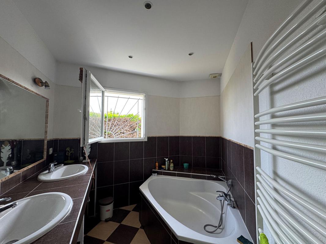 BISCARROSSE Maison Biscarrosse 114 m2 avec 4 chambres et piscine 5