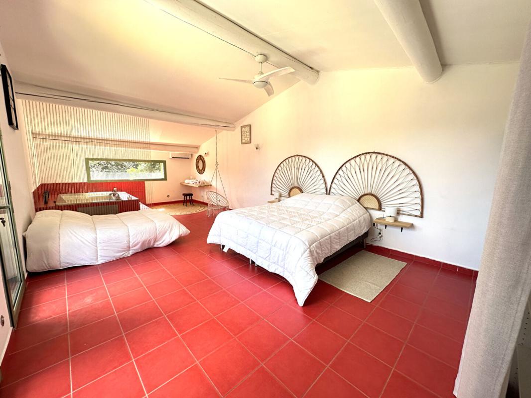 GRANS Domaine d'exception à Grans 13