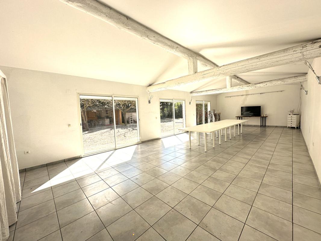 GRANS Domaine d'exception à Grans 15