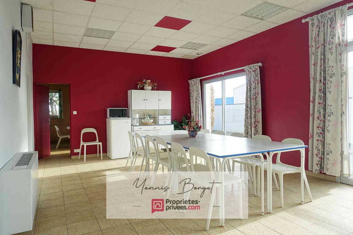 LES BROUZILS Ensemble immobilier avec logement indépendant, PISCINE et dépendance 18