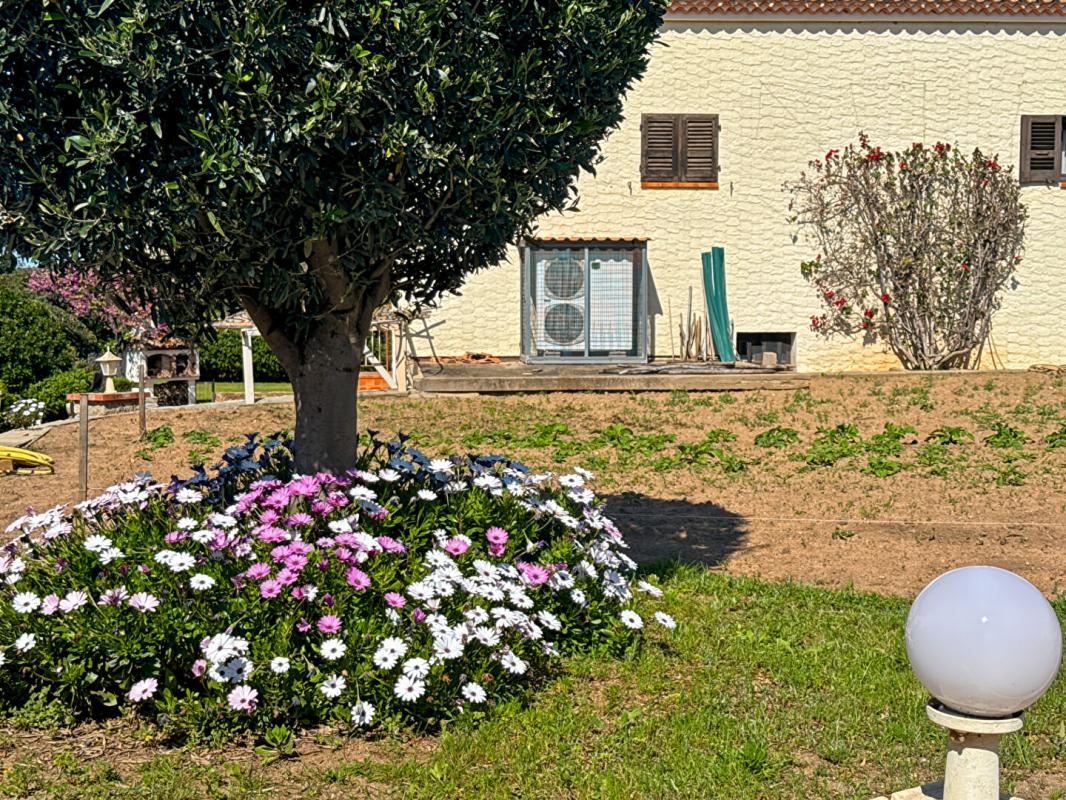 COGGIA Maison a SAGONE  de 233 m2 proche plage 14