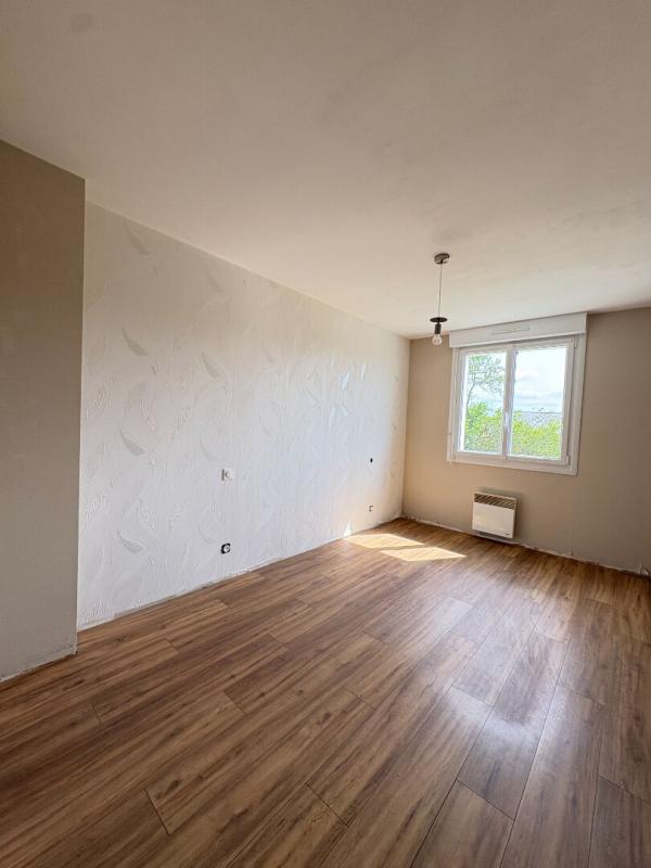 LOIRE Maison avec fort potentiel , sous-sol complet et 1 800 m² de terrain constructible 14