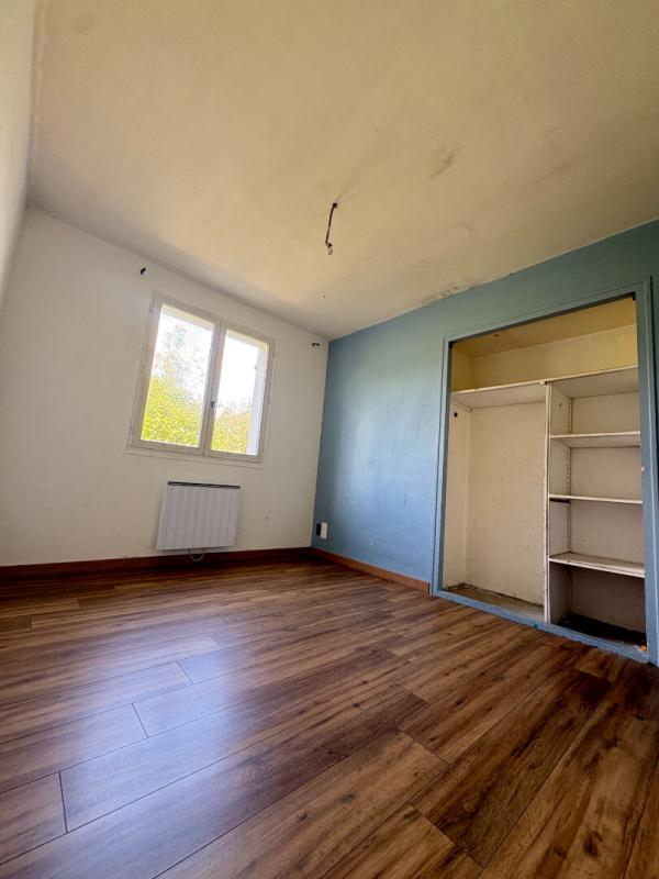 LOIRE Maison avec fort potentiel , sous-sol complet et 1 800 m² de terrain constructible 15