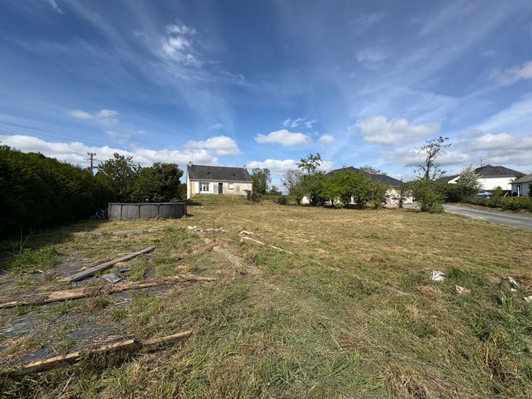 LOIRE Maison avec fort potentiel , sous-sol complet et 1 800 m² de terrain constructible 18