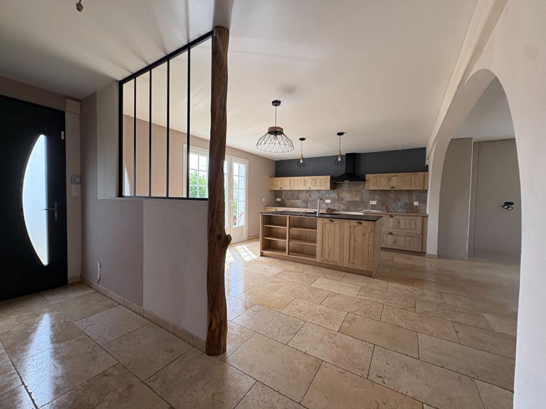 LOIRE Maison avec fort potentiel , sous-sol complet et 1 800 m² de terrain constructible 7
