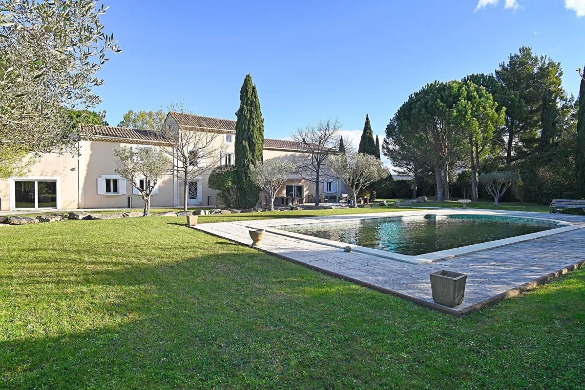 MONTEUX MAS de 11 pièces entièrement rénové à Monteux 10