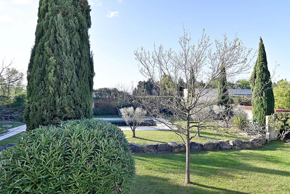 MONTEUX MAS de 11 pièces entièrement rénové à Monteux 11