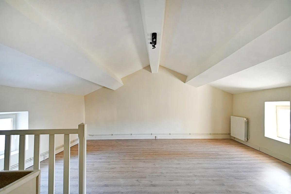 MONTEUX MAS de 11 pièces entièrement rénové à Monteux 9