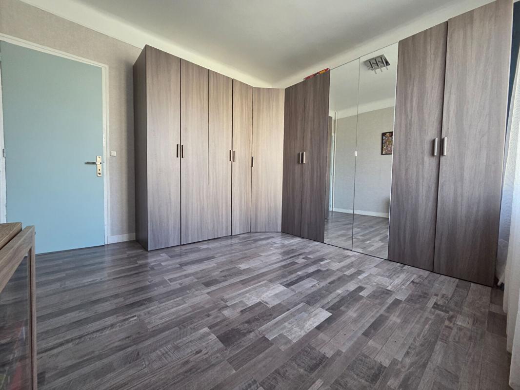 DOURDAN 18 MIN DOURDAN 6