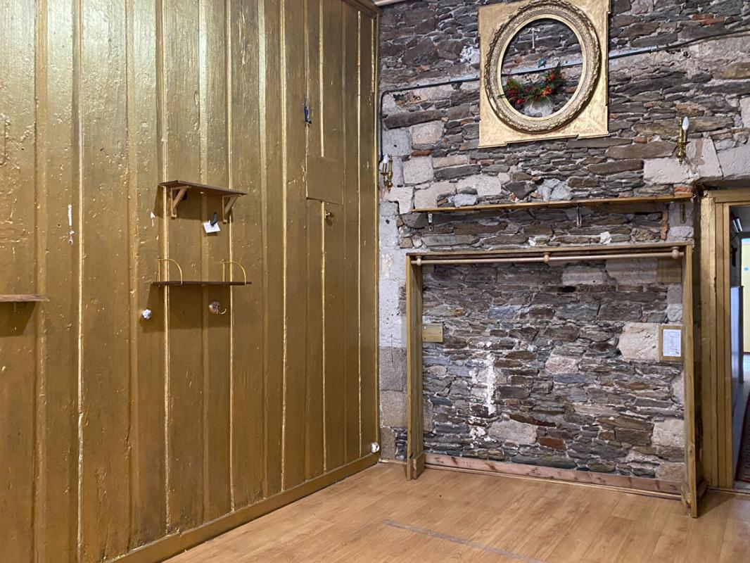 NANTES 44000 NANTES -  LOCAL A LOUER 37 M² -  QUARTIER DECRE - BOUFFAY 2