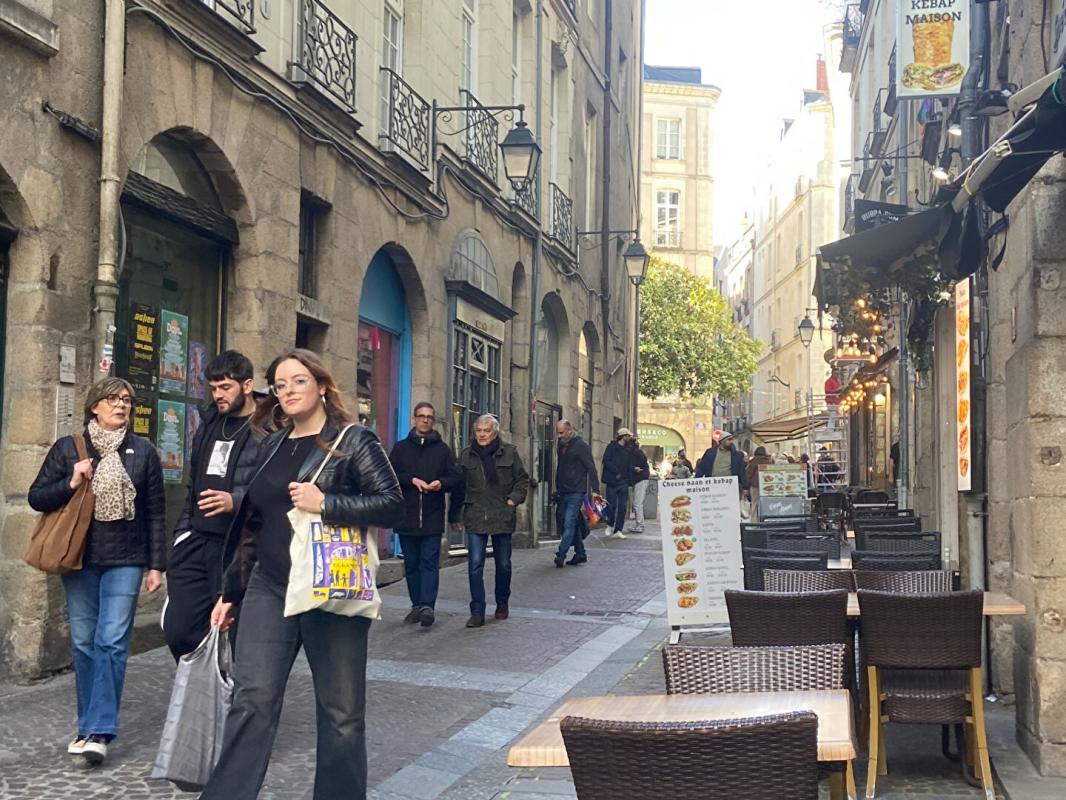 NANTES 44000 NANTES -  LOCAL A LOUER 37 M² -  QUARTIER DECRE - BOUFFAY 5