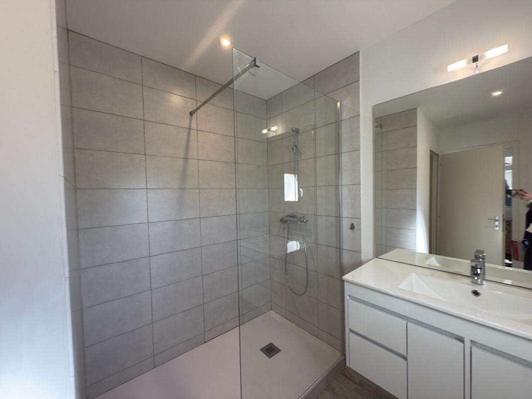 BEZIERS Propriété de 1,5 hectare avec dépendance et grand garage, à 5 min de Béziers 16