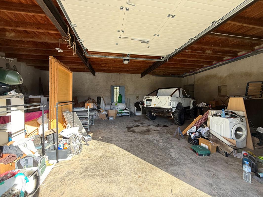 BEZIERS Propriété de 1,5 hectare avec dépendance et grand garage, à 5 min de Béziers 17