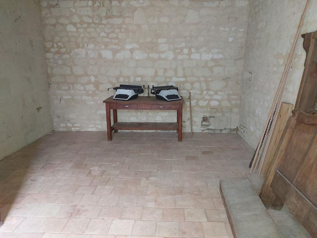 LERNE LERNÉ (37500) : Ensembles de Bâtisses à rénover (315 m2) 10