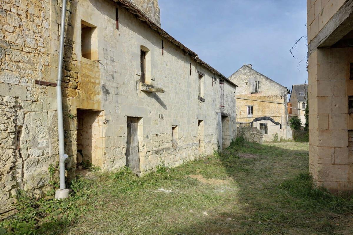 LERNE LERNÉ (37500) : Ensembles de Bâtisses à rénover (315 m2) 3