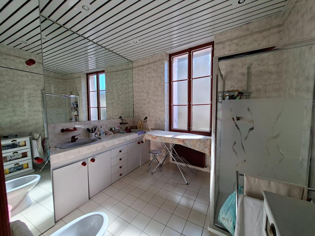 SAINT-ESTEPHE Belle Maison de village pierre à SAINT-Estèphe Médoc 6 pièce(s) 120 m2 8