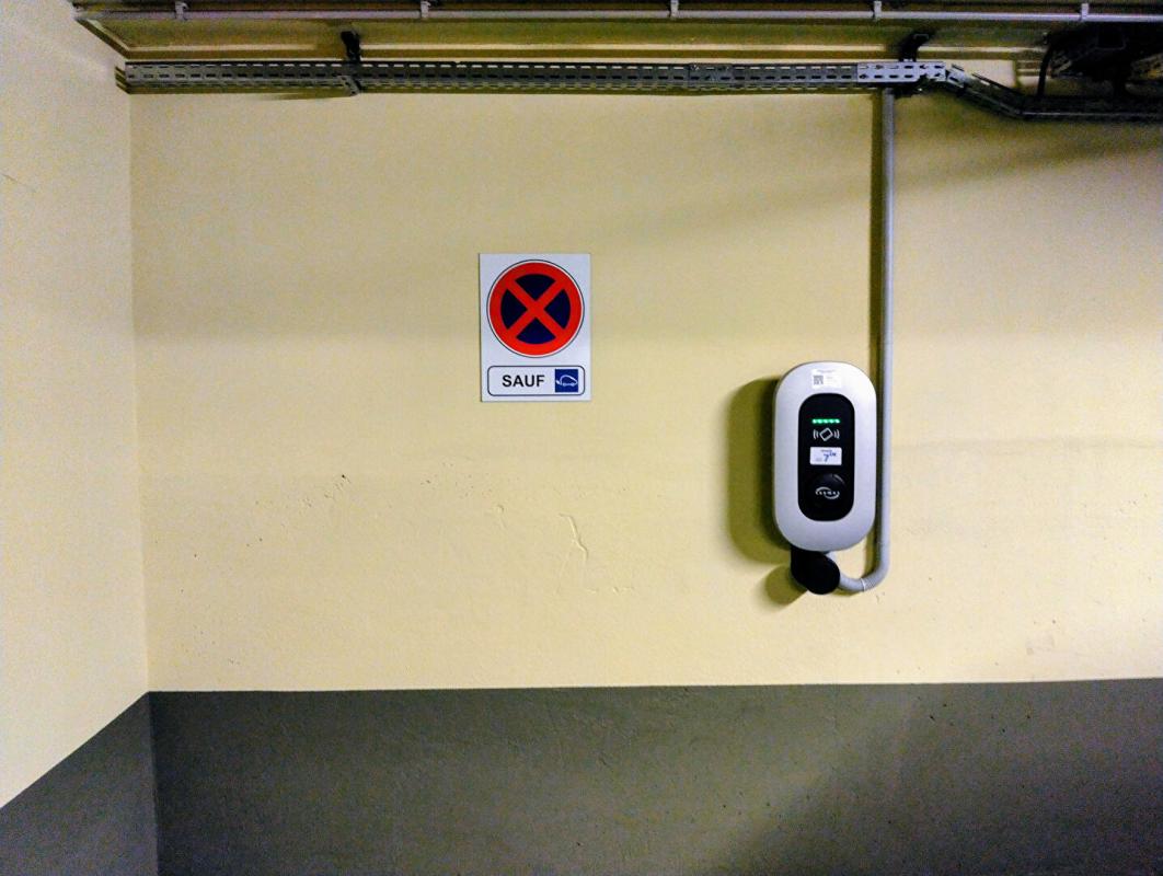 PARIS-16E-ARRONDISSEMENT Grande place dans un parking sécurisé face à la Maison de la Radio 6