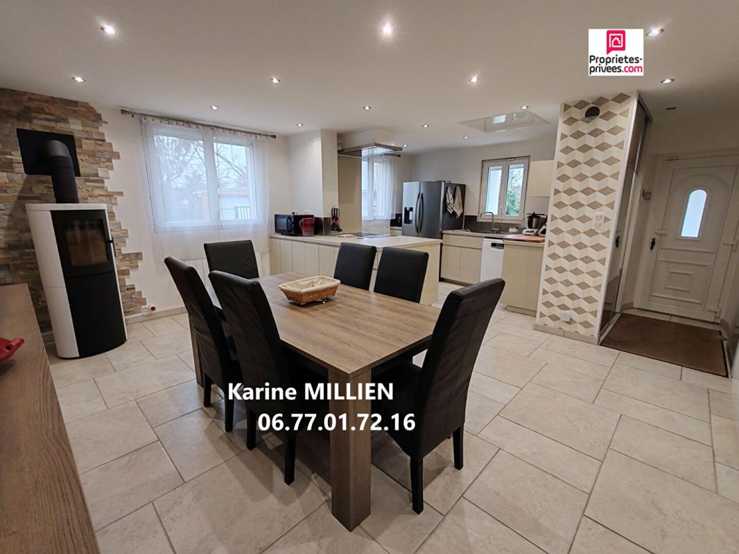 NONANCOURT NONANCOURT 27320 Maison individuelle et lodge aménagé, 4 étangs avec bras de rivière, double garage, terrain de plus de 5 Hectares - 488 800  HAI 12