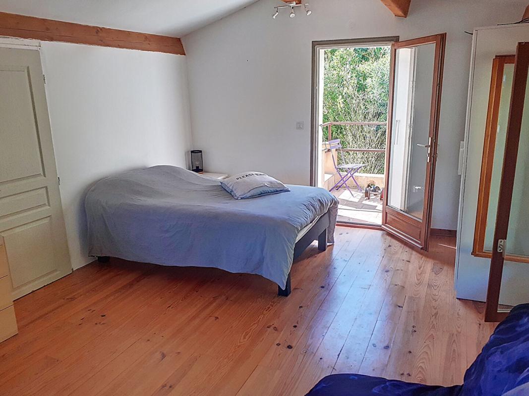 LA ROQUEBRUSSANNE Villa de 144 m2 sur terrain de 5689m² avec vue exceptionnelle et piscine - La Roquebrussanne 11