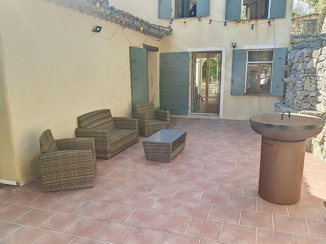 LA ROQUEBRUSSANNE Villa de 144 m2 sur terrain de 5689m² avec vue exceptionnelle et piscine - La Roquebrussanne 15