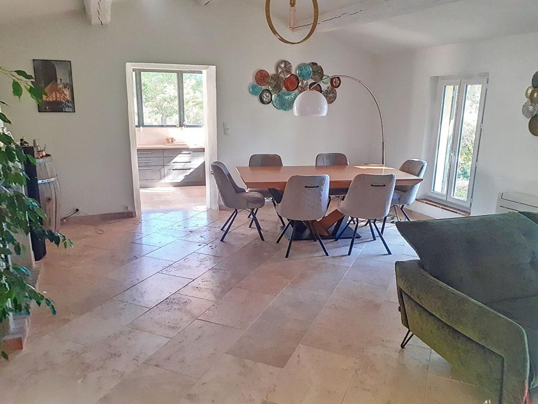 LA ROQUEBRUSSANNE Villa de 144 m2 sur terrain de 5689m² avec vue exceptionnelle et piscine - La Roquebrussanne 5