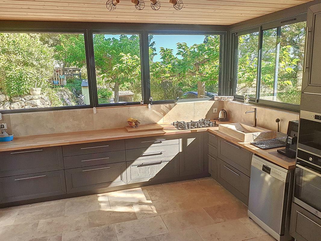 LA ROQUEBRUSSANNE Villa de 144 m2 sur terrain de 5689m² avec vue exceptionnelle et piscine - La Roquebrussanne 8