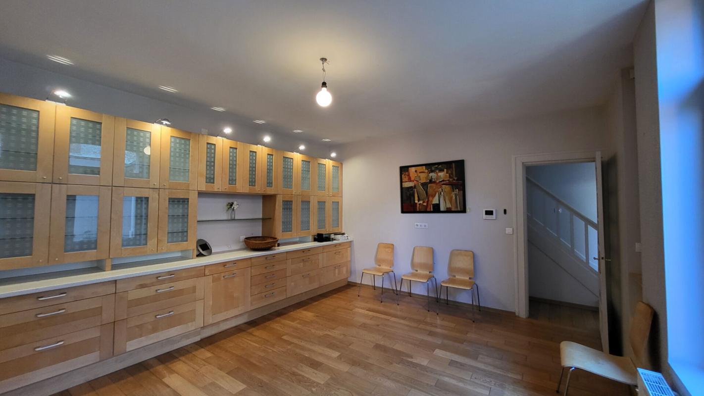 SAINT-QUENTIN CHARMANTE MAISON HYPER CENTRE AVEC  EXERIEUR ET GARAGE 5