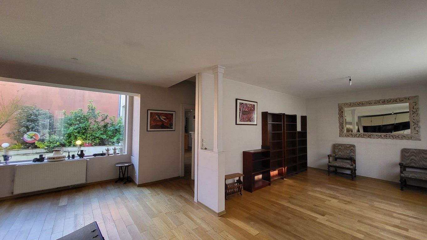 SAINT-QUENTIN CHARMANTE MAISON HYPER CENTRE AVEC  EXERIEUR ET GARAGE 6