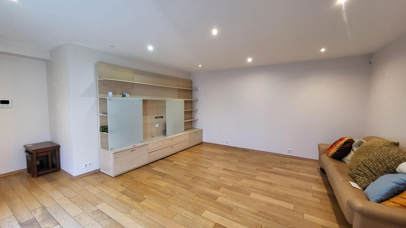 SAINT-QUENTIN CHARMANTE MAISON HYPER CENTRE AVEC  EXERIEUR ET GARAGE 7