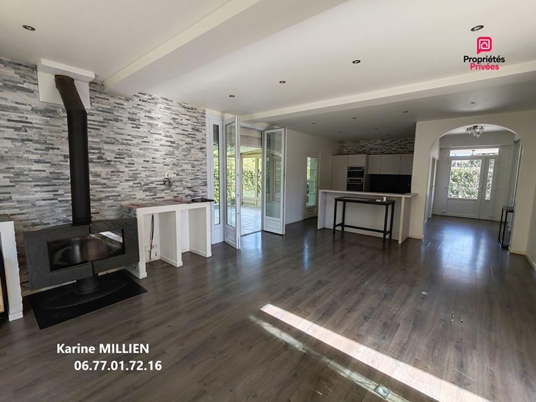 IVRY-LA-BATAILLE IVRY LA BATAILLE 27540 Maison individuelle avec véranda chauffée - 1 étage - 4 chambres - Double garage - Quart port - Piscine Hors Sol Chauffée - Terrain - 483600  HAI 9