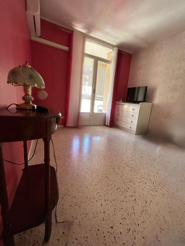 ANTIBES Antibes, quartier Fontmerle 4 pièces 90 m² ,Vue verdure , Parking , beau potentiel 7