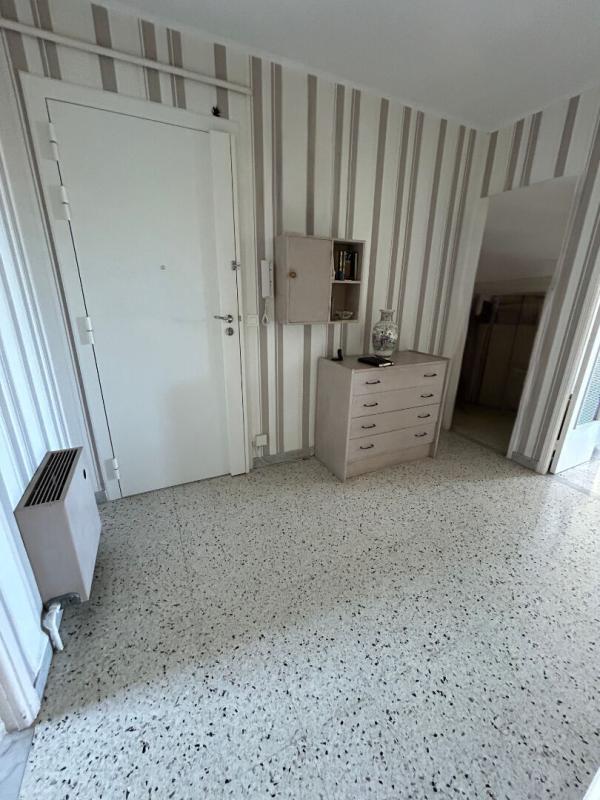 ANTIBES Antibes, quartier Fontmerle 4 pièces 90 m² ,Vue verdure , Parking , beau potentiel 9